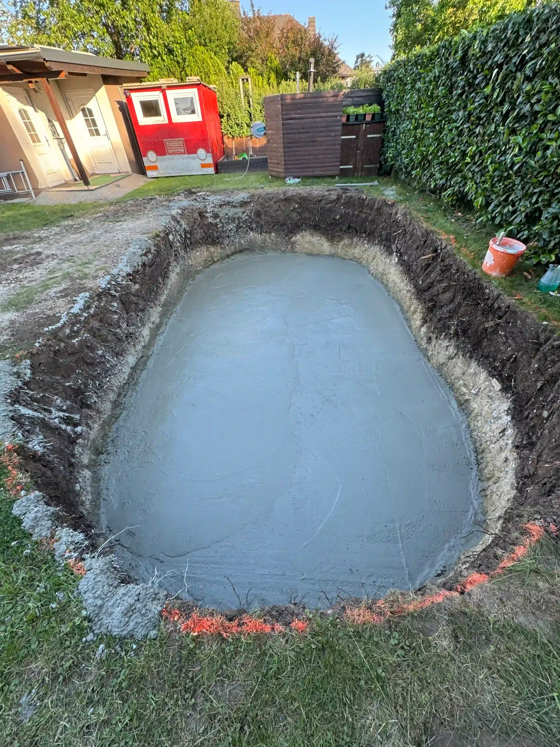 Poolbau eine der Leistungen der EMK Erbau GmbH