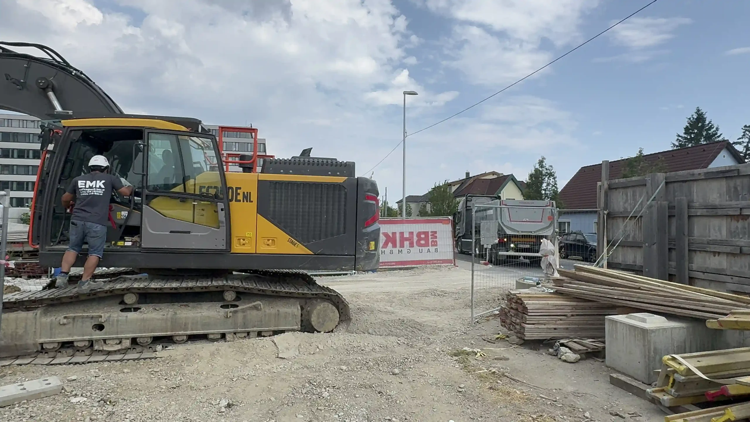 Bagger Wien – EMK Erdbau GmbH – Bagger 9 Fuhrpark der EMK Erdbau GmbH