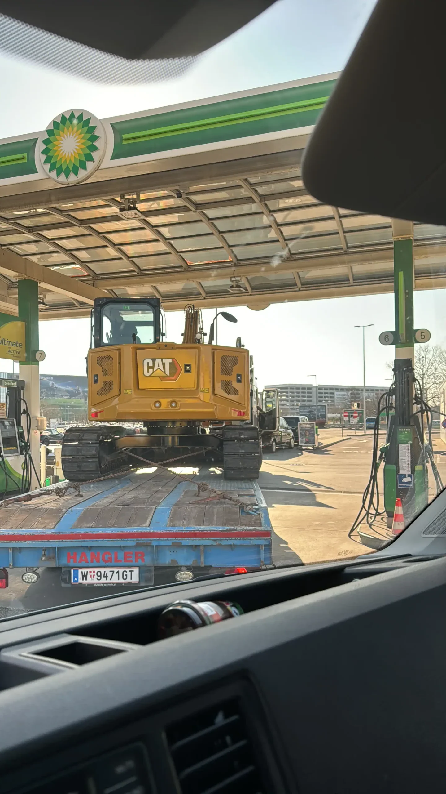 Bagger Wien – EMK Erdbau GmbH – Bagger – Erdarbeiten Fuhrpark der EMK Erdbau GmbH