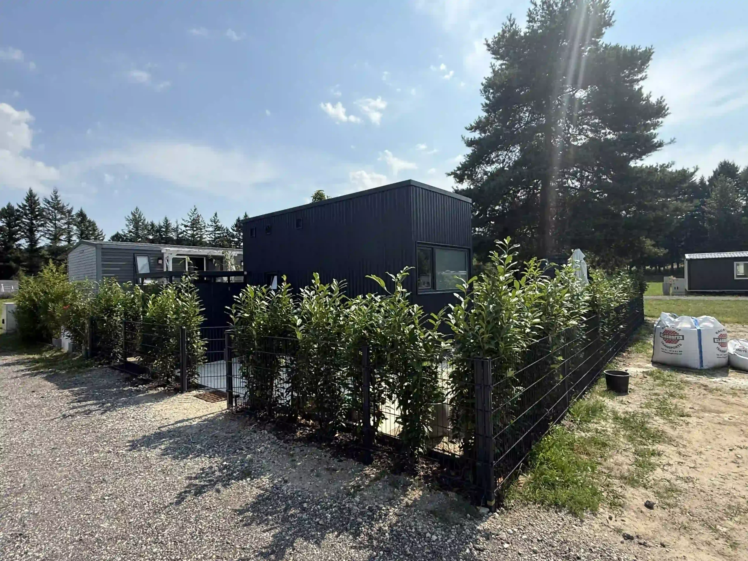 Bagger Wien – EMK Erdbau GmbH – Einfamilienhaus – Gartenanlage Gartengestaltung durch die EMK Erdbau GmbH